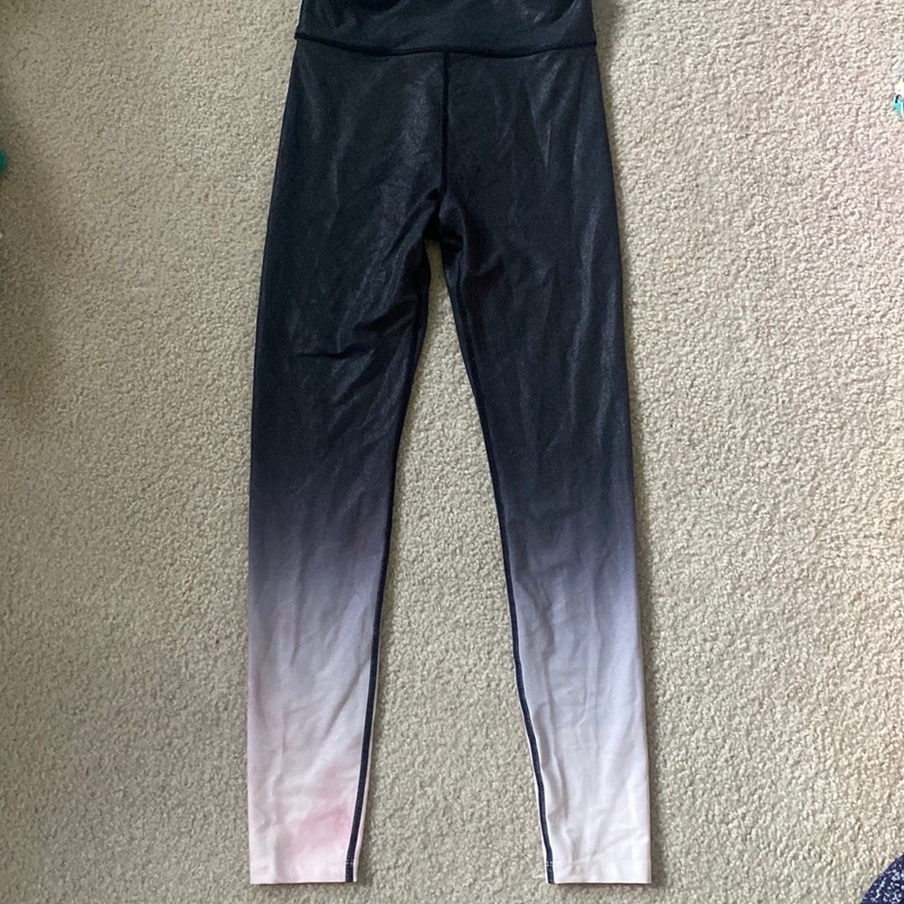 Ombré tights black-grey-white+ some pink at the bottom.